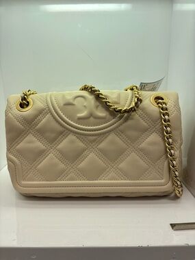 Tory Burch Fleming’ Cream Quilted Chain Shoulder Bag with Gold Hardware